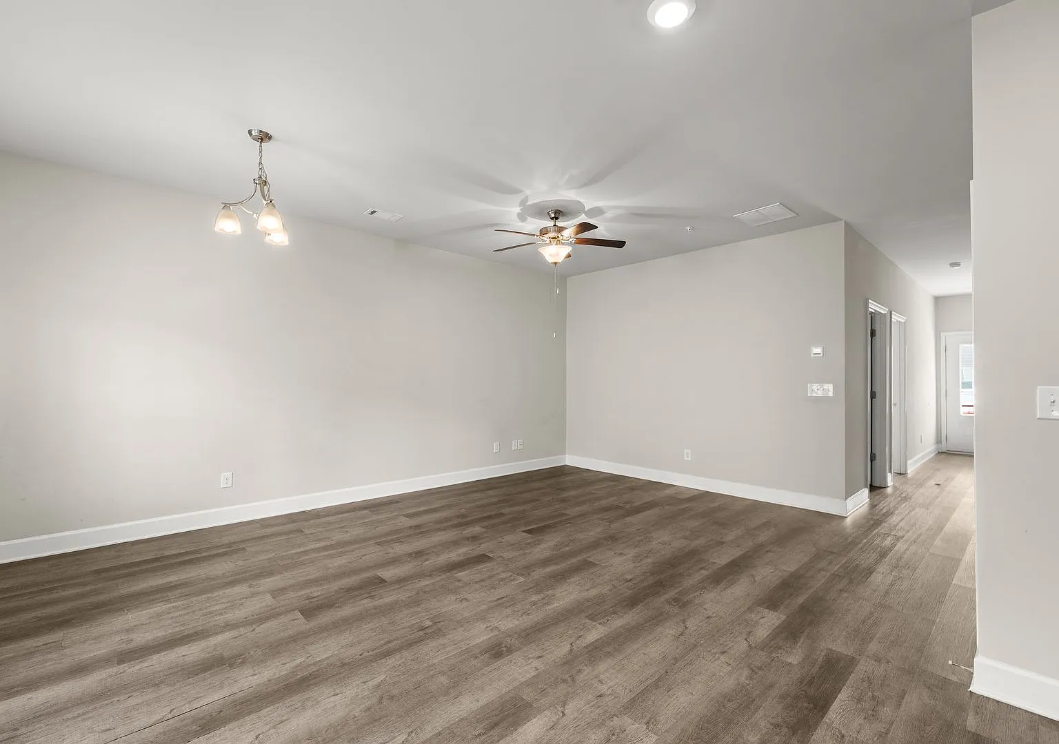 Townhome In Oakwood, GA! — Photo 4