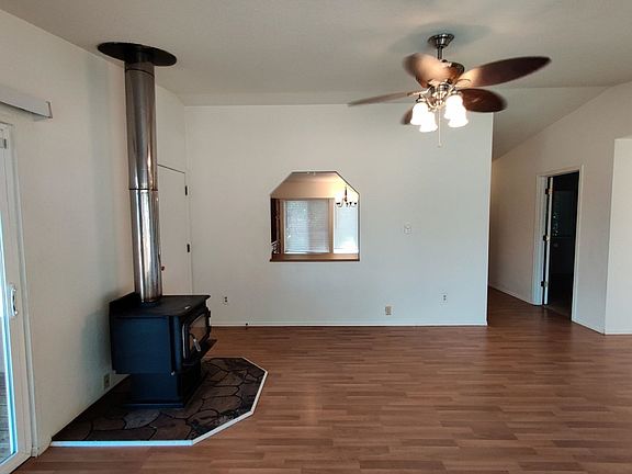 5th image of 1022 Deerbrush Dr SE