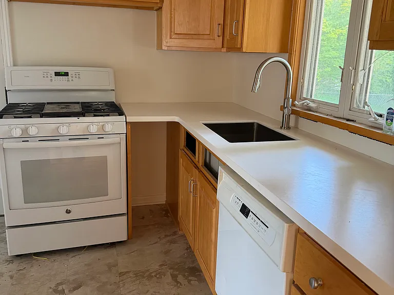 61 Fernboro Rd — Photo 2