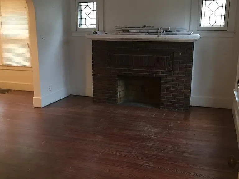 845 Saint Louis St — Photo 7