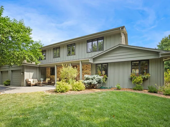 2750 Fountain Ln N, Plymouth, MN 55447