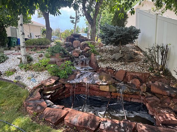 3rd image of 8733 Fairway Dr