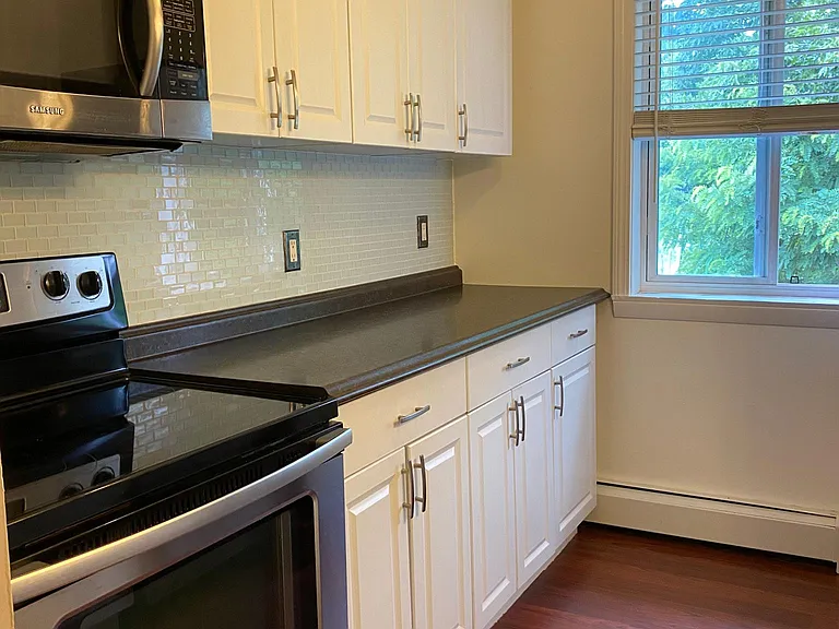 220 Main St #11 — Photo 2