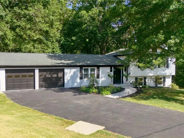 118 Hillside Ct, King, NC 27021
