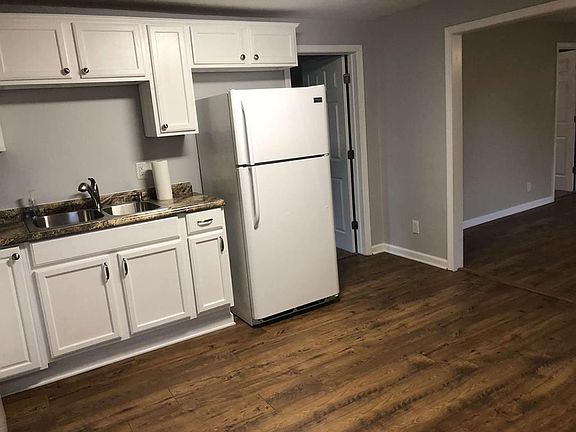 5th image of 203 Buckeye St