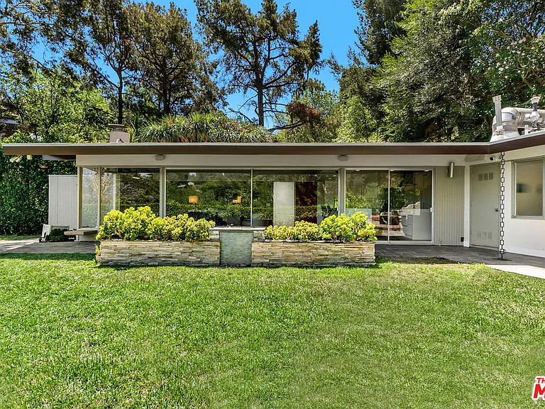 7290 Packwood Trl — Photo 1