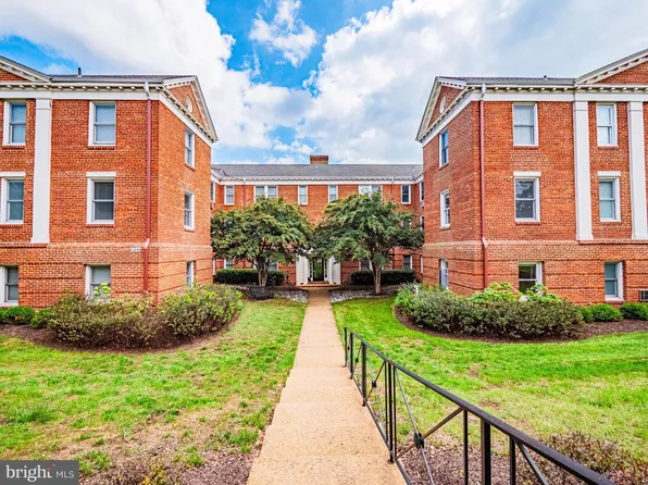 922 S Washington St APT 211, Alexandria, VA 22314