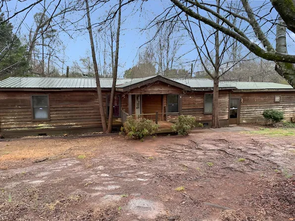 1919 Industrial Park Pl, Seneca, SC 29672