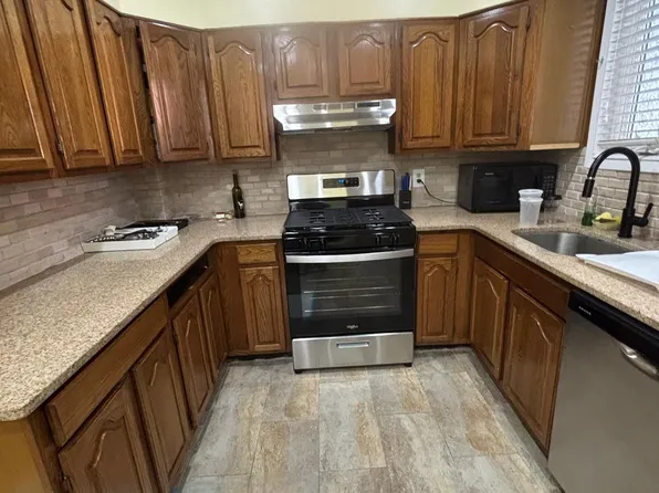 3883 Bedford Avenue image 6 of 9