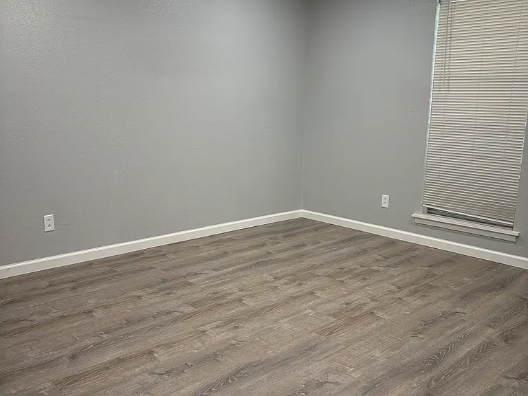 4641 Sheffield Ln — Photo 12