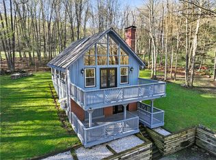 1114 Peninsula Dr, Central City, PA 15926