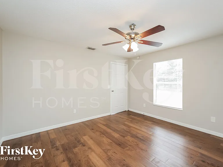 420 Clay St — Photo 8