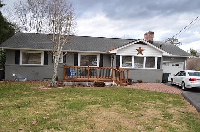 1st image of 213 Cavalier Cir