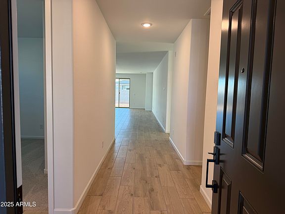 3rd image of 5533 W BUIST Avenue