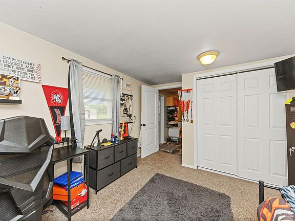 3rd image of 2583 Bardwell West Rd