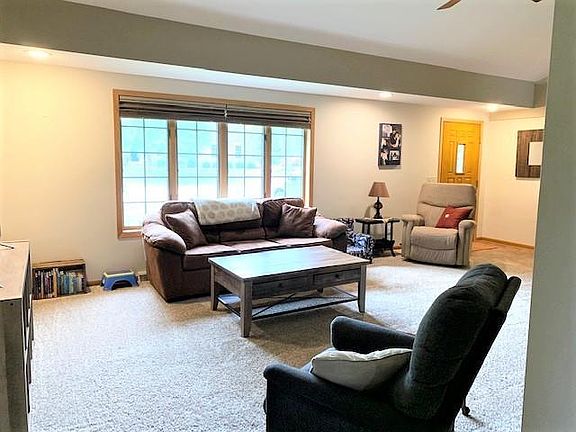 2nd image of 411 Fox River Hills Dr