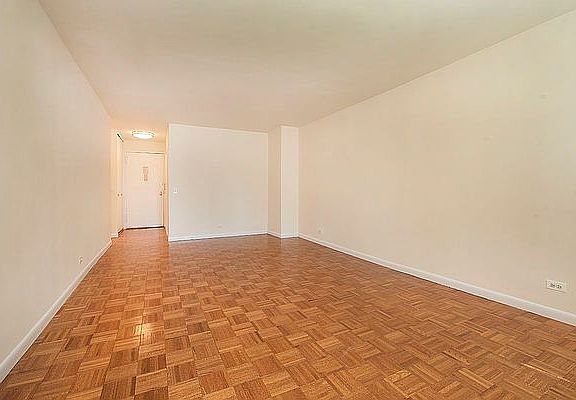 5th image of 211 W 56th St #G21