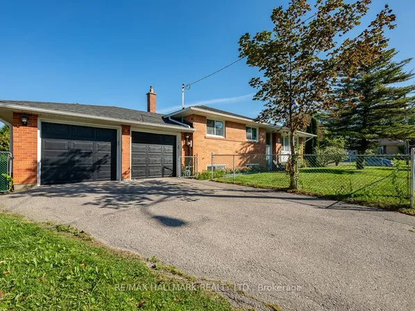 28 Fermoy Rd, Toronto, ON M1M 3J4