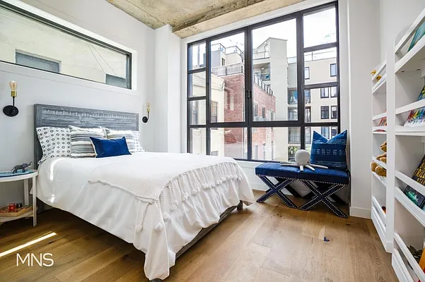 Sold by MNS | media 25