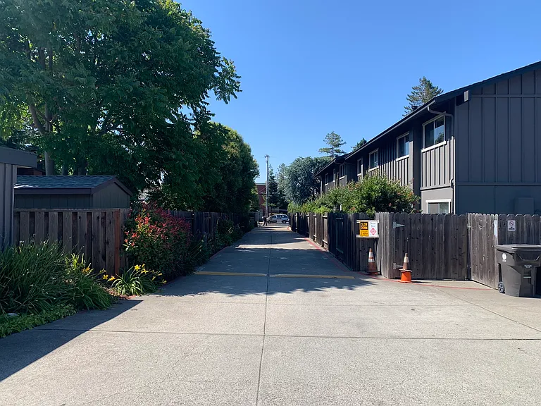 Pinehaven Garden Apartments — Photo 11