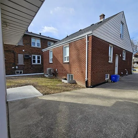 336 Partington Ave — Photo 3