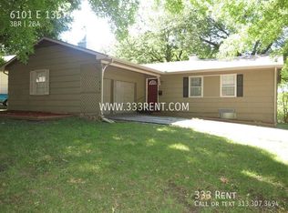 6101 E 136th St, Grandview, MO 64030