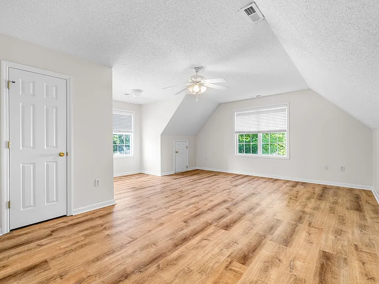 217 Derby Downs Dr — Photo 42
