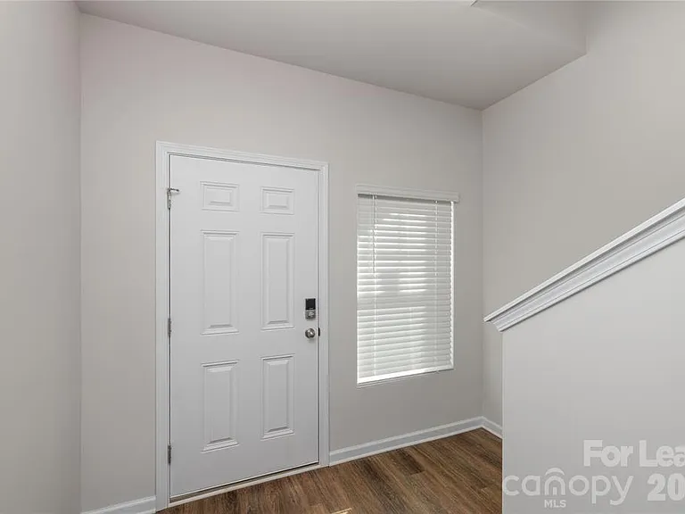 1419 Amhurst St — Photo 10