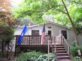 136 Sand Spring Dr, Greentown, PA 18426