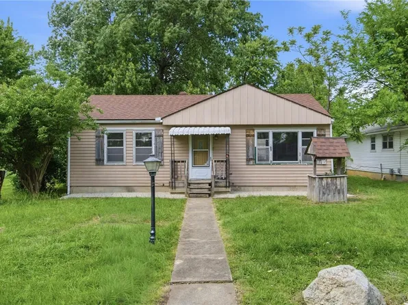 17 Community Dr, Dayton, OH 45404