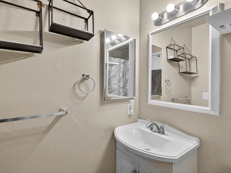 4714 Greenholme Dr #2 — Photo 10