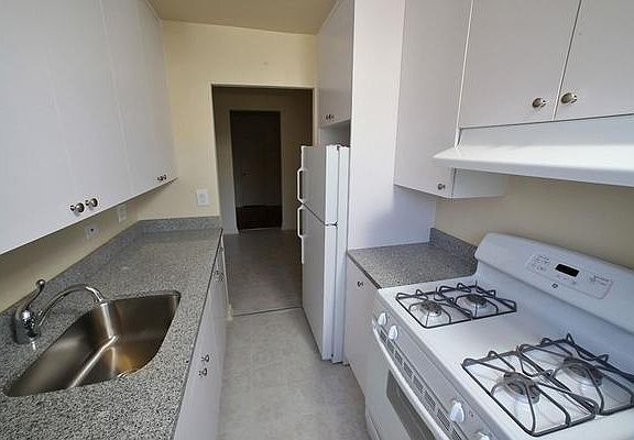 4th image of 2335 E 26th St #508