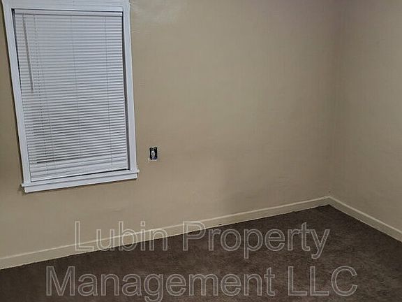 3rd image of 1368 Springdale St