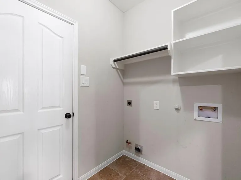 16026 Rustlers Trail Ln — Photo 8