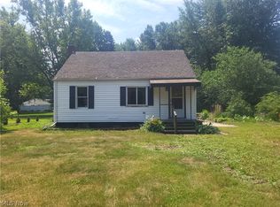 1385 Lake Rd, Conneaut, OH 44030