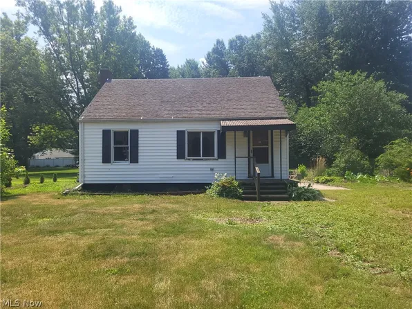 1385 Lake Rd, Conneaut, OH 44030