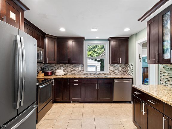 5th image of 4493 Groveland Rd