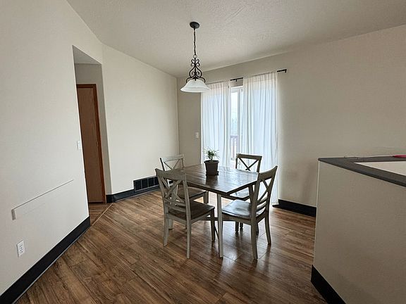 3rd image of 1865 N Foxglove Ln