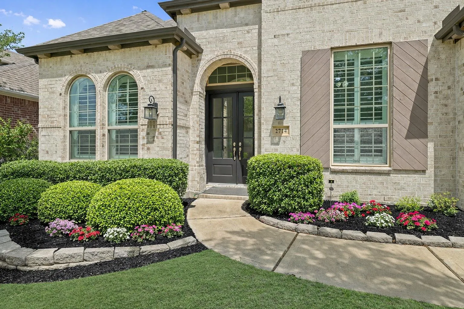 4 bed, 3.0 bath, 3134 sqft, $3,400 — Photo 2