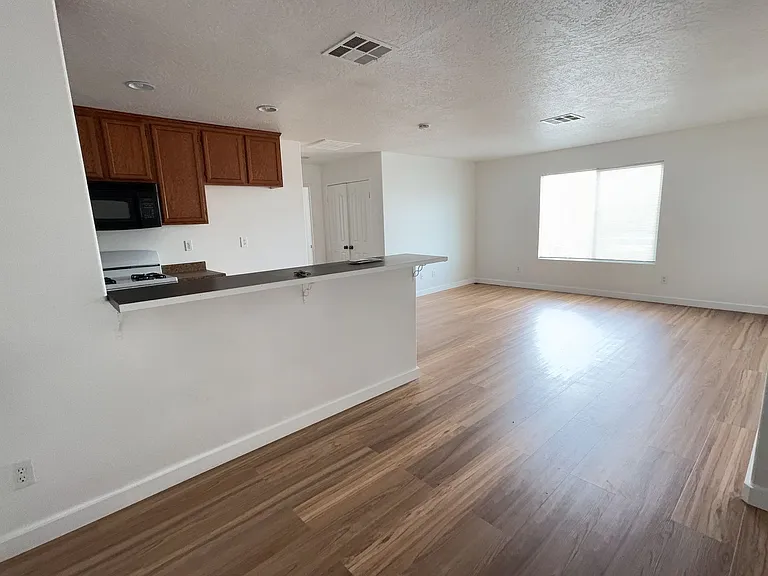 209 E. Grace St — Photo 2
