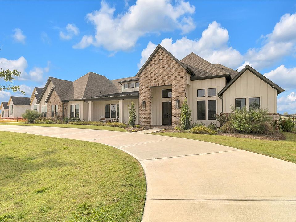 1st image of 1024 Lake Breeze Dr