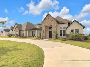 1024 Lake Breeze Dr, Waller, TX 77484