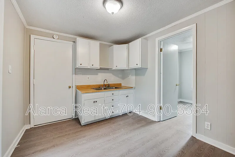 4 bed, 981 sqft, $1,375 — Photo 3