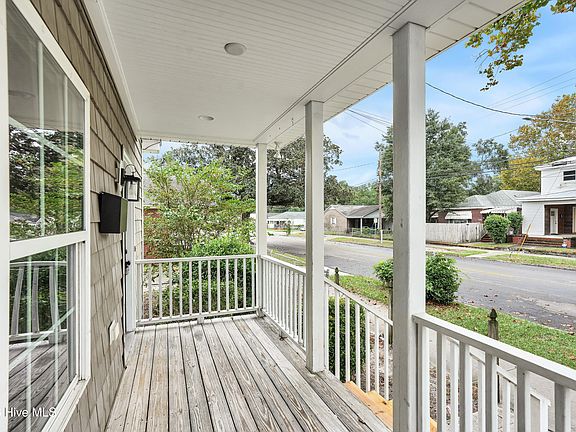 3rd image of 1111 Dock St