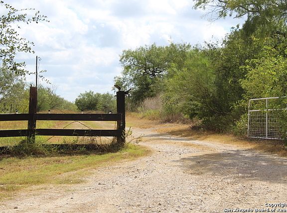 2nd image of 1175 County Road 114