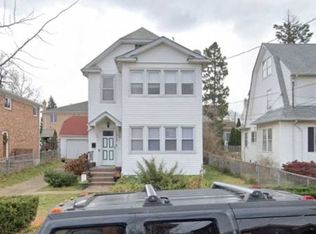 35-17 210th St, Flushing, NY 11361