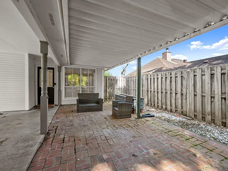 17190 N Lake Dr — Photo 21