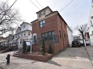 970 E 28th St, Brooklyn, NY 11210