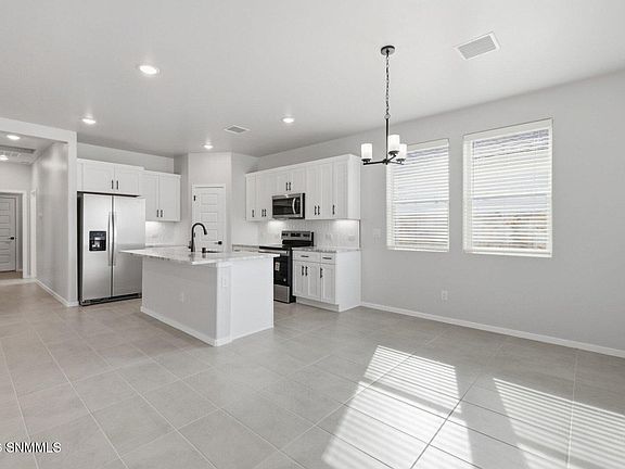 4th image of 6525 Newcastle Ave