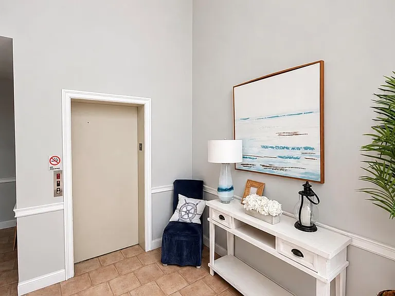 210 Main St #2 — Photo 5